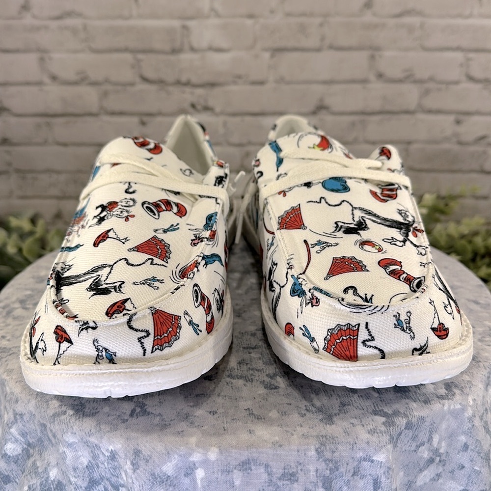 Dr. Seuss “Cat in the Hat” White Canvas Cartoon Print Sneakers WMS 9.5M🌟NWOT - Picture 2 of 9
